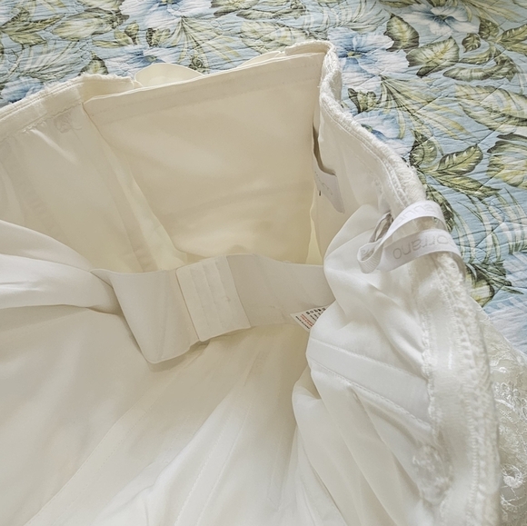 ANNA SORRANO "SUZETTE" STRAPLESS WEDDING GOWN WITH CHANTILLY EYELASH HEM - Picture 10 of 16